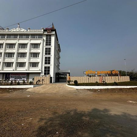 Hotel Kushala Grand, Dombivali Mangrul Exteriér fotografie