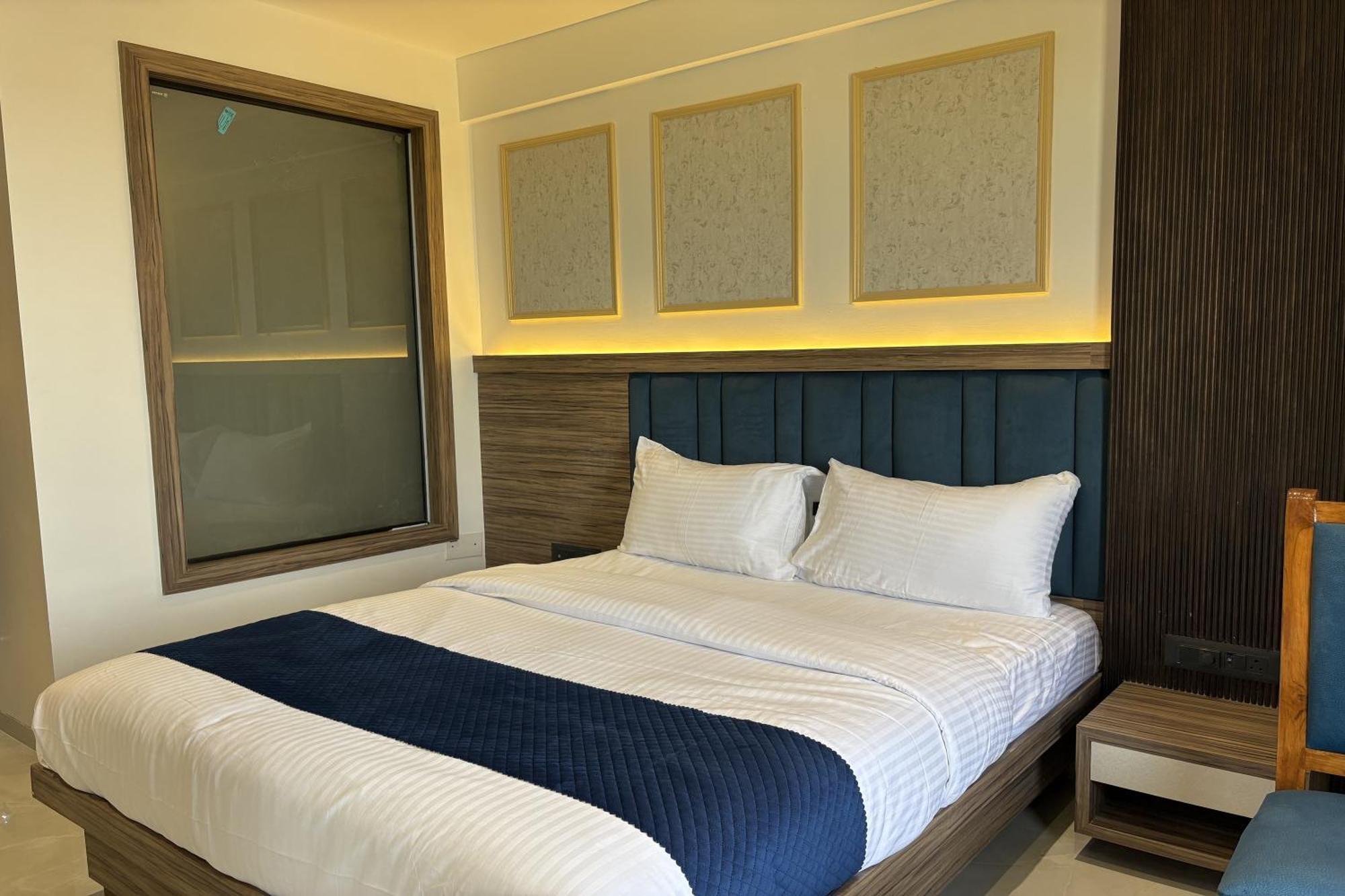 Hotel Kushala Grand, Dombivali Mangrul Exteriér fotografie