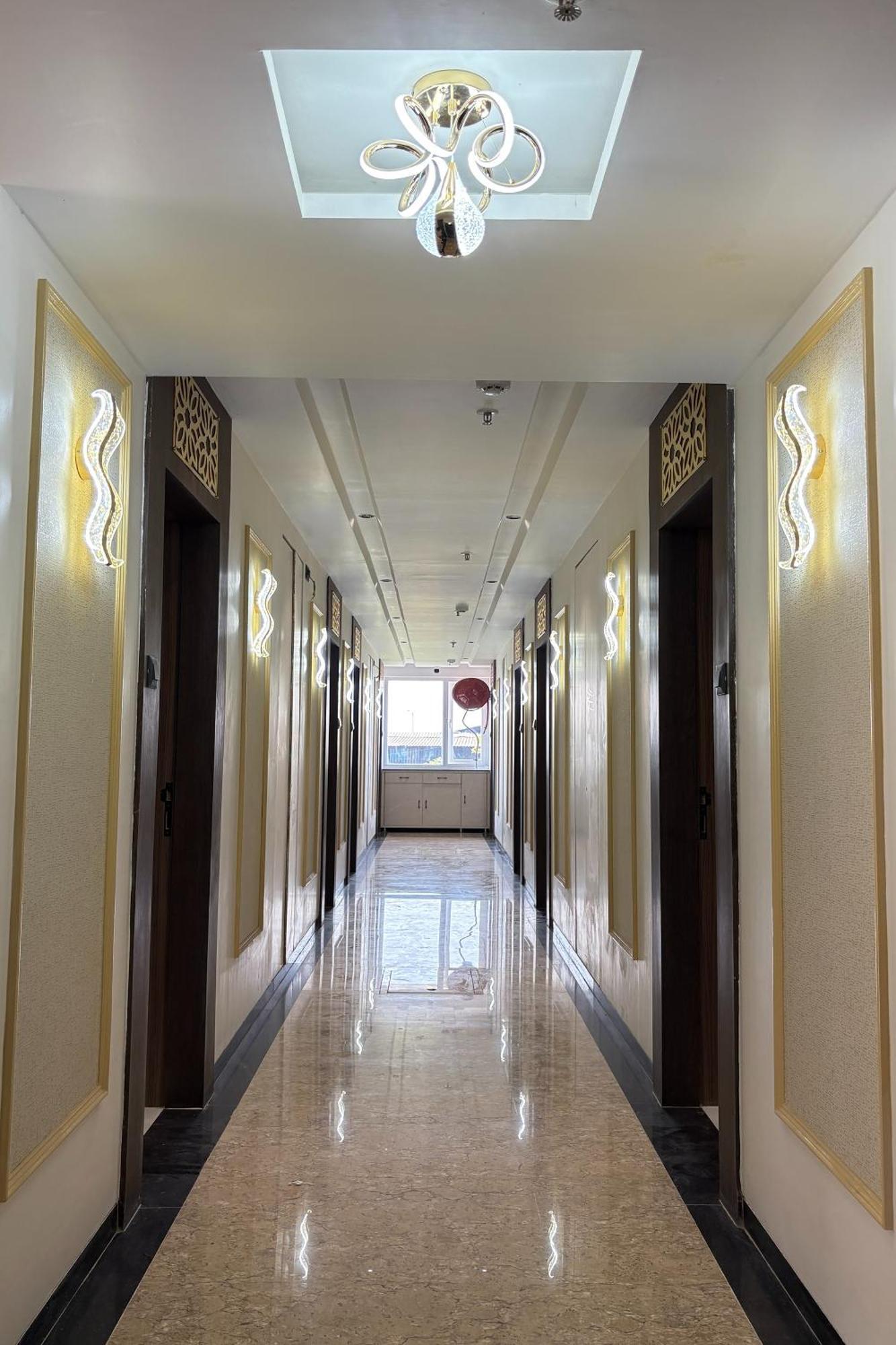 Hotel Kushala Grand, Dombivali Mangrul Exteriér fotografie